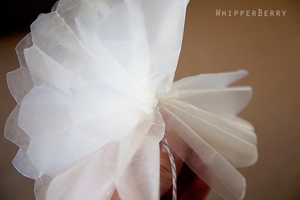Elmer's Holiday #GlueNGlitter  Wax Paper Bow Tutorial & Giveaway