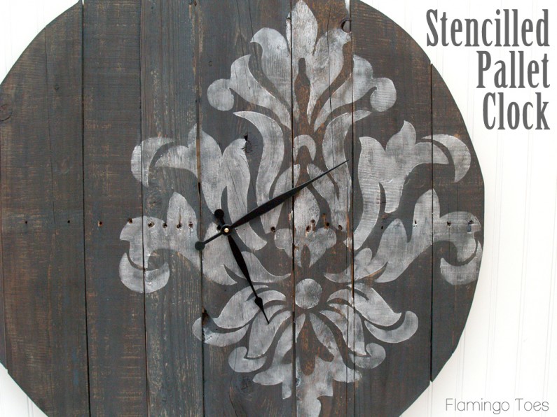 Stencilled-Pallet-Clock-795x596
