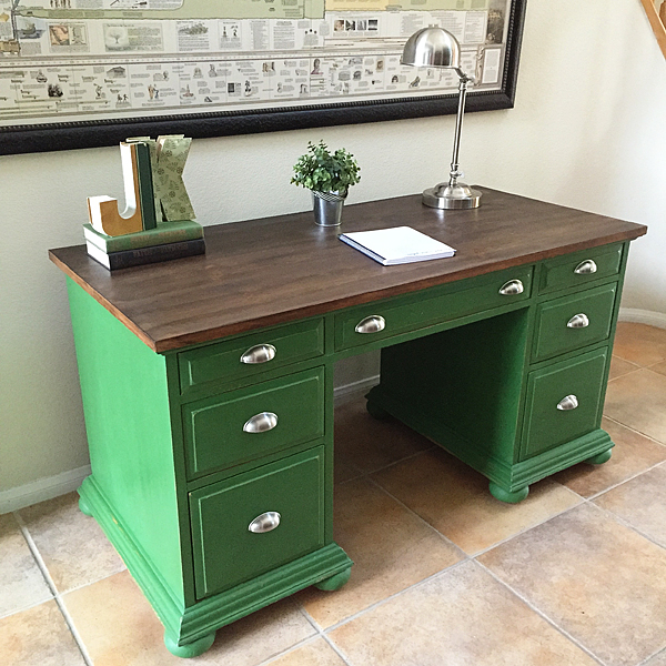 BB-Frösch-Faux-Stained-and-Green-Desk-After