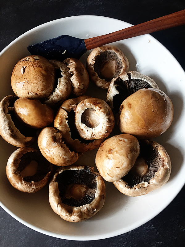 marinade-the-mushrooms