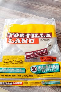Find yourself looking for some easy dessert options? Did you know that you can find uncooked tortillas at Costco from TortillaLand®? You CAN, and you can create all kinds of fabulous tortilla desserts with them! Come learn all about the Baked Tortilla Sundae Bowl & Easy Berry Hand Pies...