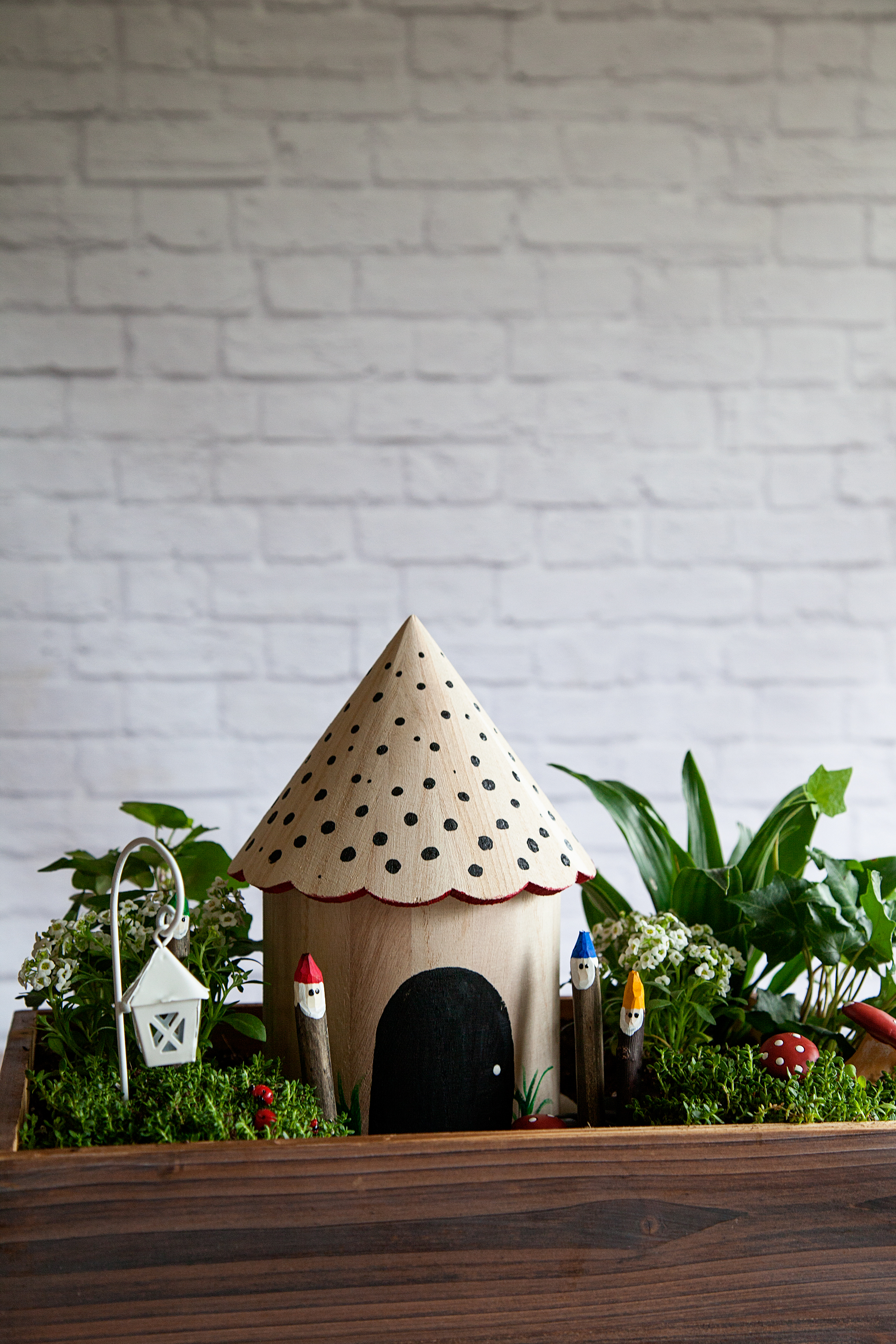 Gnome Gardens are a fun trend that the whole family can participate in. Create your own Gnomes with some sticks and @decoart Patio Paint.