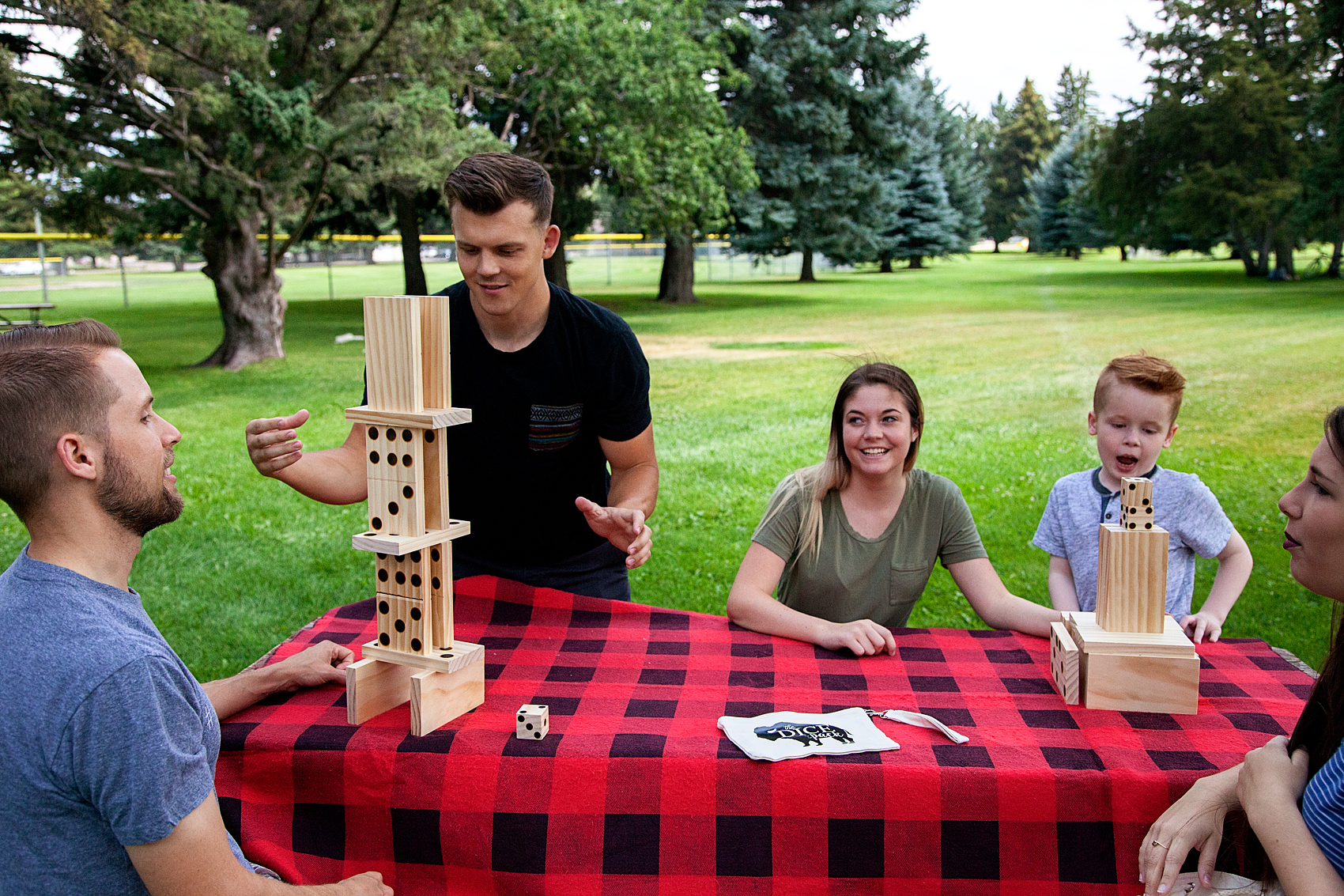 Come learn how to create carefree family fun with simple to make yard games via WhipperBerry.