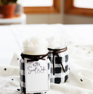 Come learn how to make the cutest buffalo check jars from WhipperBerry • Perfect for Holiday gift giving! Made with @ballcanning Sharing Jars®