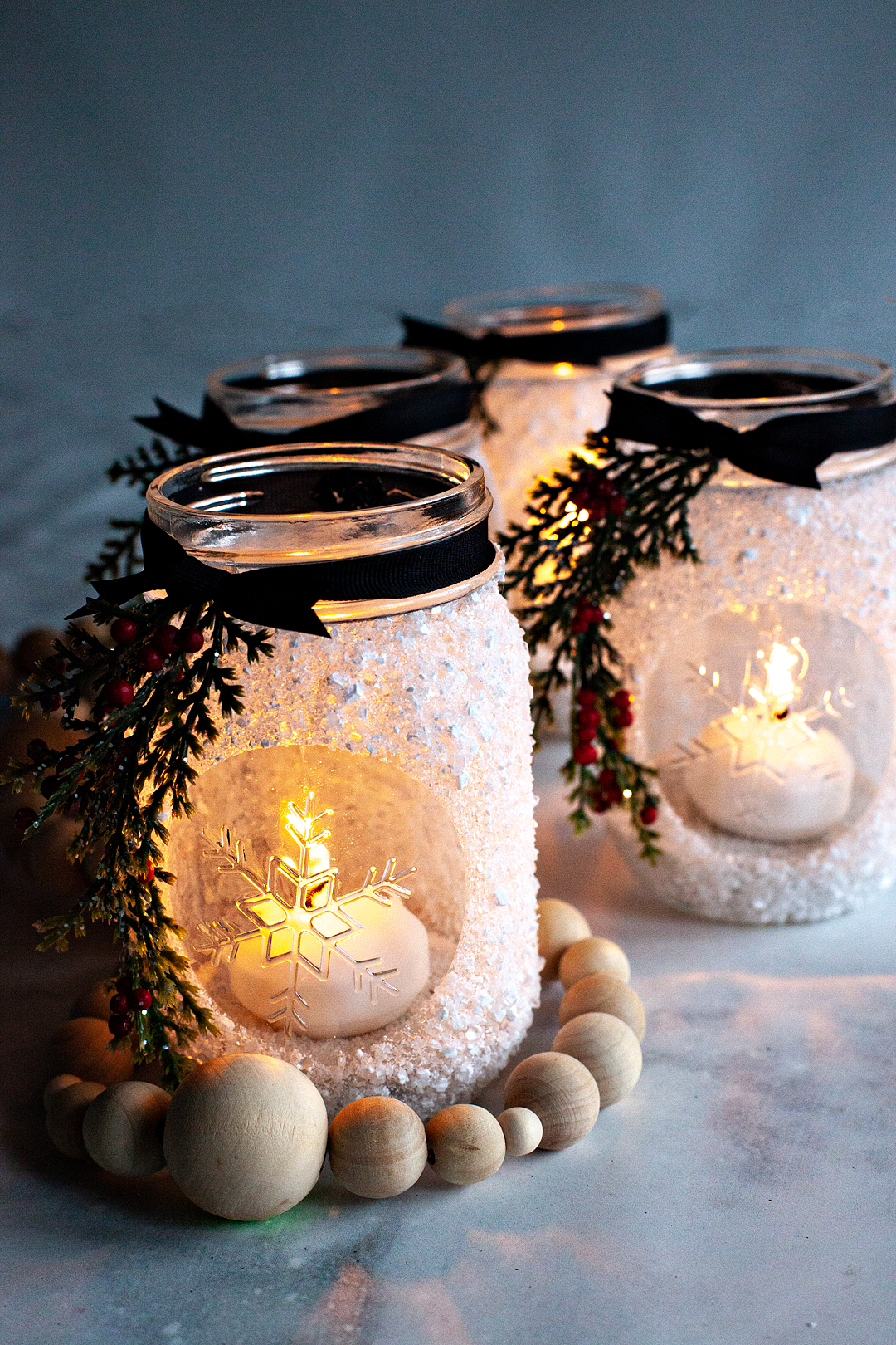 I’m thrilled that this season’s Ball® Keepsake Collectible Holiday Jar is an ode to the stunning snowflake! I decided that a fun way to use this fun collectible jar is to make snowflake lanterns that are perfect for dressing up your home for the winter season or, as a fabulous holiday gift.