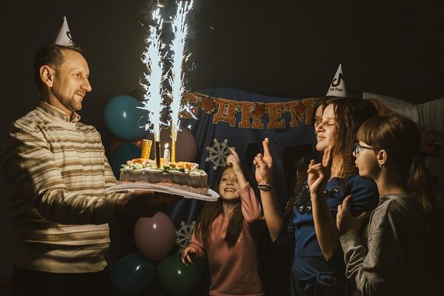 plan a beautiful family party without overspending