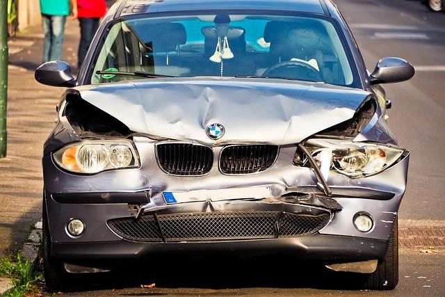 Stay Safe and Respond Smartly After a Car Crash
