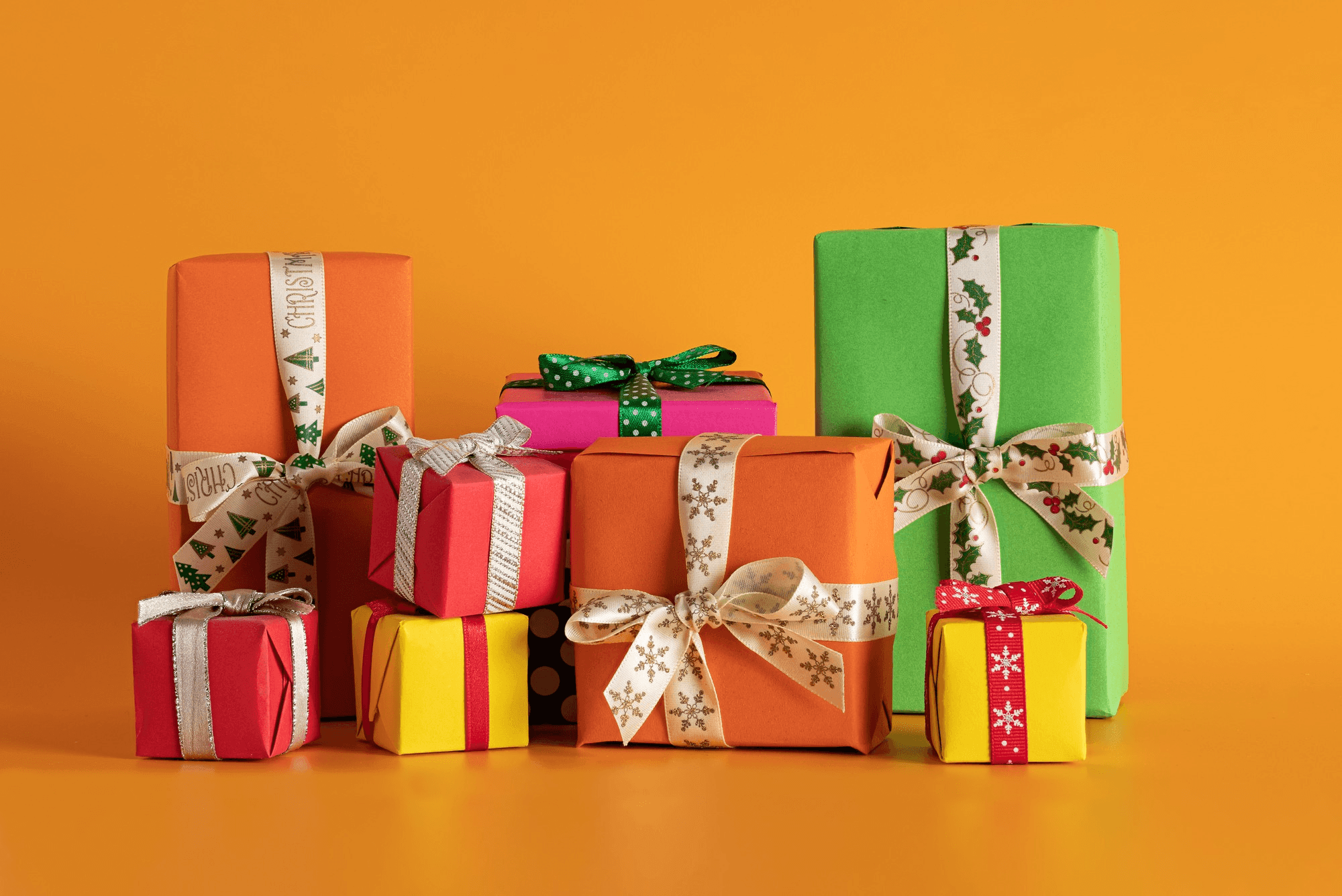 Best Luxury Fashion Gifts for Birthdays, Anniversaries, and Family Celebrations 
